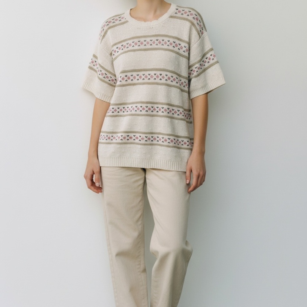 Elegant Cream Patterned Short Sleeve Top